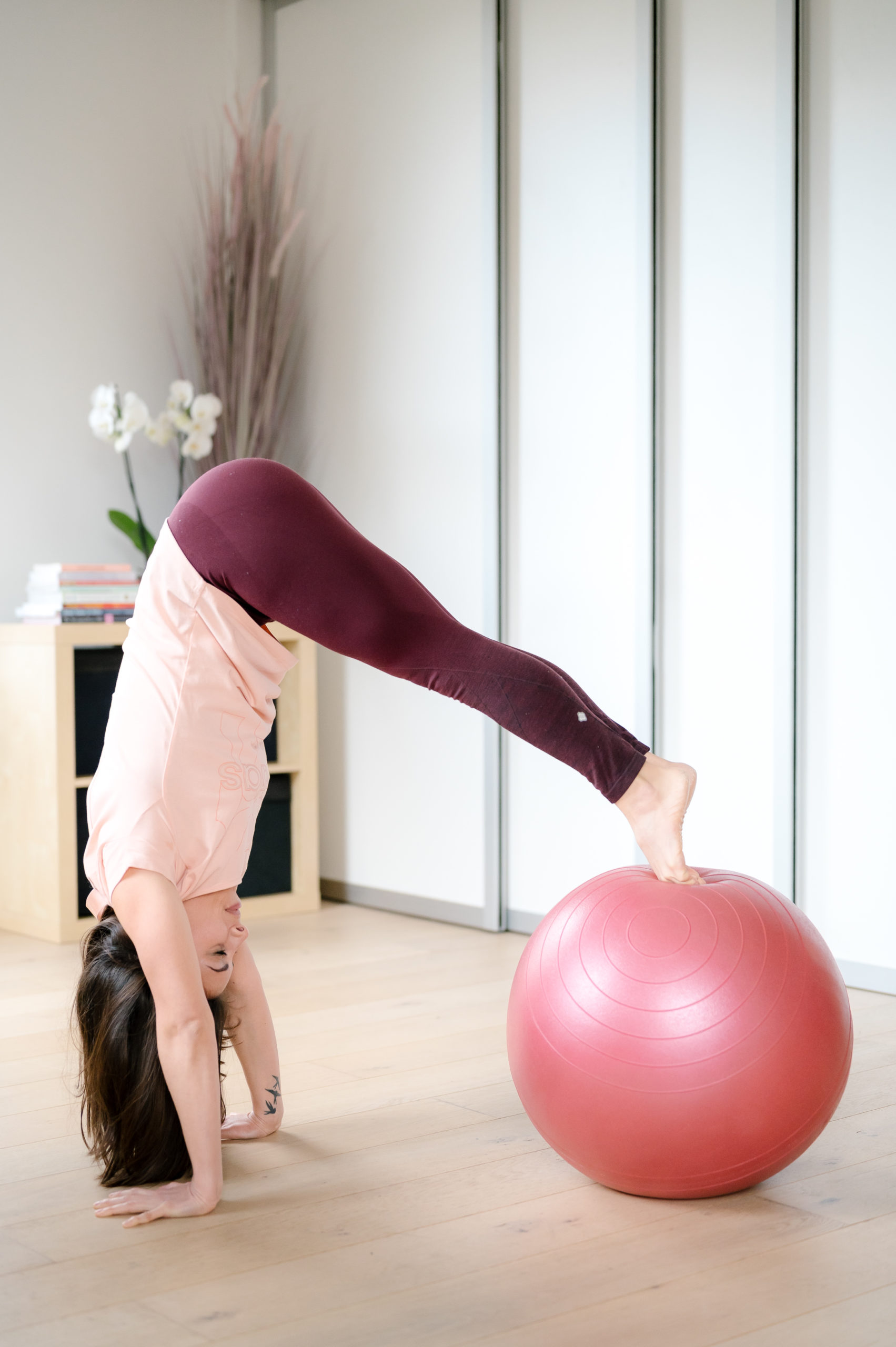 cours de Pilates au sol et sur ballon - pilates ouest bien être